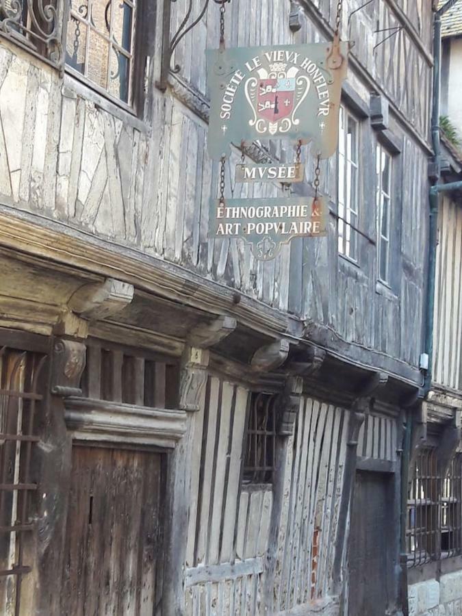 Maison De Ville Idealement Situee A Honfleur Avec Parking ภายนอก รูปภาพ